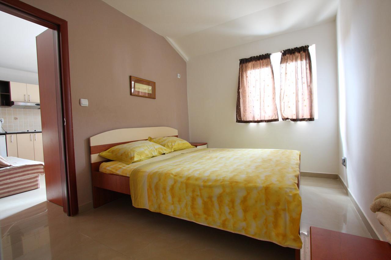 Apartmani Irena Petrovac Exterior foto